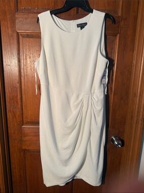 Jessica Howard White Sleeveless Draped Midi Sheath Dress